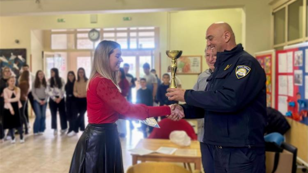 ‘Prometna učilica’: Učenici devet škola iz županije pokazali znanje o prometnim propisima