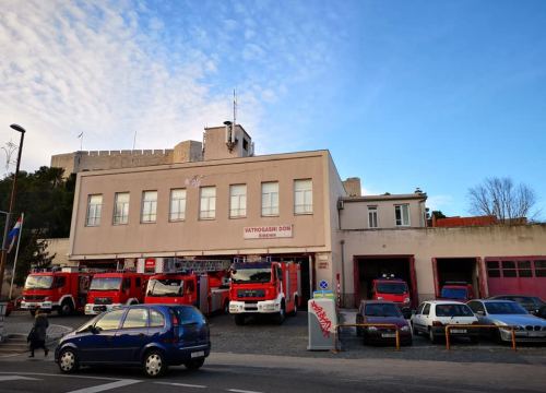 Izazovi šibenskih vatrogasaca: Gužve, manjak mjesta i iščekivanje novog doma