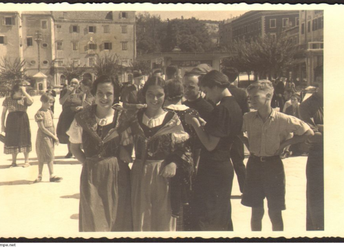 Šibenski leksikon: 'Šesnica je sidila na šentadi i šepurila se svojin šandulama'