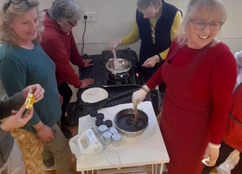 Fotografija 10 - Tribunjski umirovljenici na radionici izrađivali prirodnu kozmetiku
