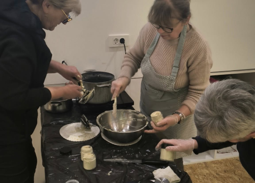 Fotografija 16 - Tribunjski umirovljenici na radionici izrađivali prirodnu kozmetiku