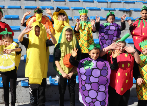 Fotografija 8 - Vesela atmosfera: Velikoj maškaranoj povorci u Kninu pridružili se svi uzrasti