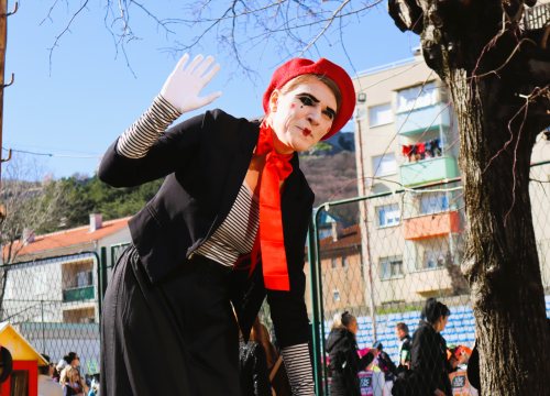 Fotografija 11 - Vesela atmosfera: Velikoj maškaranoj povorci u Kninu pridružili se svi uzrasti