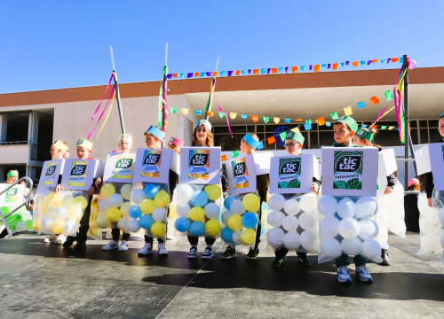 Fotografija 5 - Vesela atmosfera: Velikoj maškaranoj povorci u Kninu pridružili se svi uzrasti