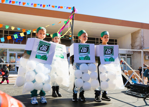 Fotografija 6 - Vesela atmosfera: Velikoj maškaranoj povorci u Kninu pridružili se svi uzrasti