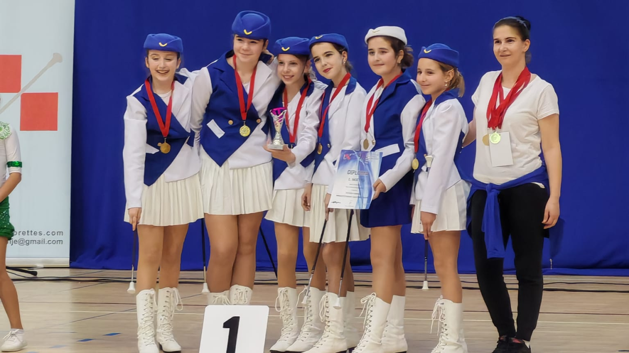 Primoštenske mažoretkinje postoje tek pet mjeseci i već su osvojile zlato na natjecanju