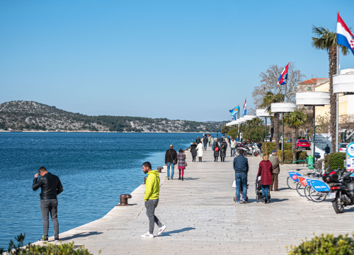 Sunčano i prohladno, najviša temperatura do 12 stupnjeva