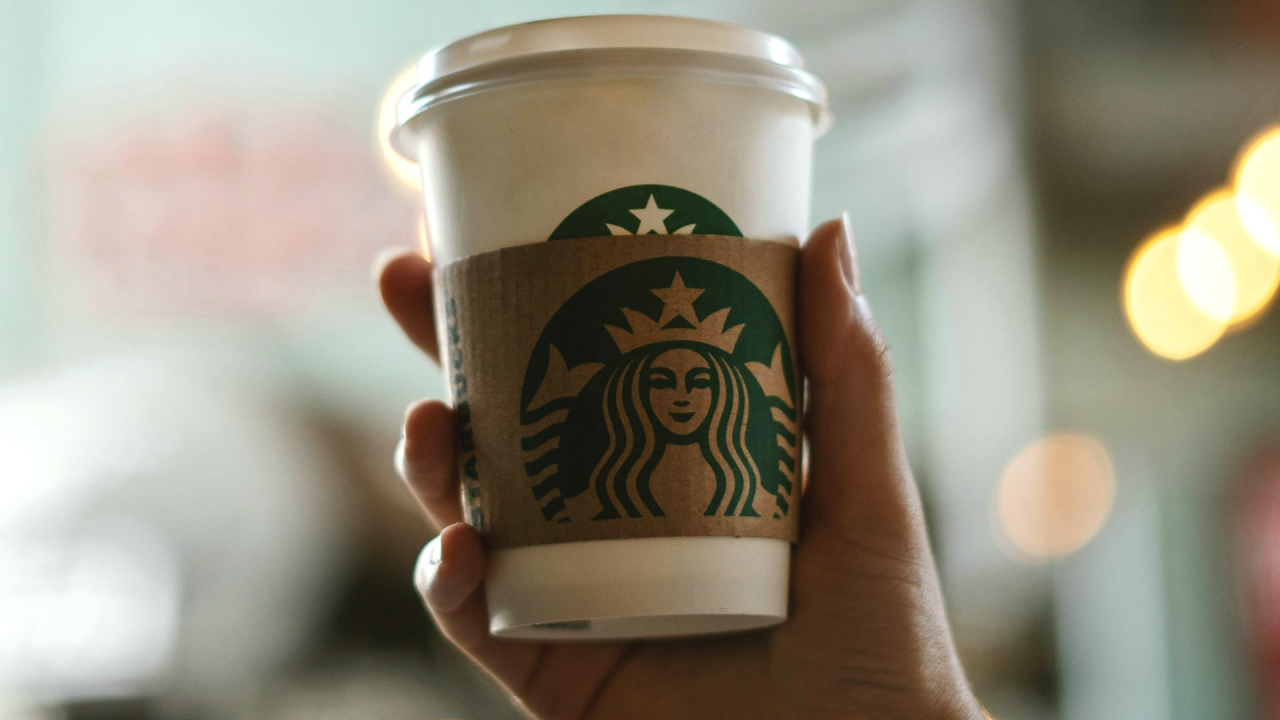 Starbucks mora platiti 50 milijuna dolara kupcu koji se opekao vrućim čajem