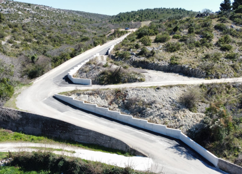 Fotografija 2 - Potporni zid u Danilu, plato na zatonskom groblju i zid u Ulici sv. Spasa napokon su dovršeni