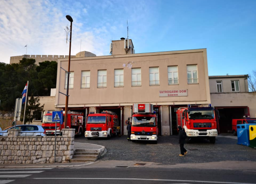 Aktivno jutro za šibenske vatrogasce: Asistencija, spašavanje i osiguravanje slijetanja helikoptera HMP-a