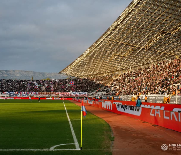 Tijekom radova na krovu Poljuda pronađena tromblonska mina