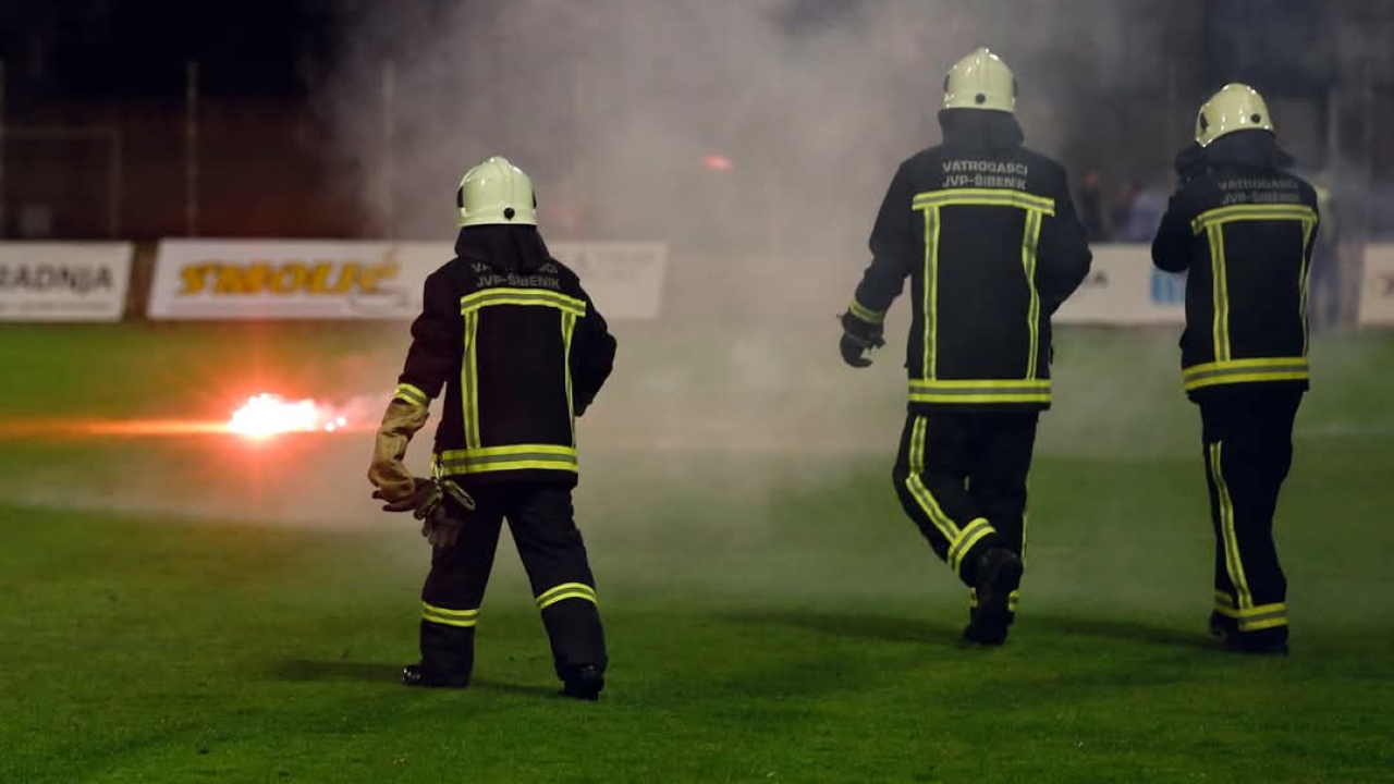 Stigle 'čestitke': Šibeniku kazna 2700 eura, Hajduku 38.000