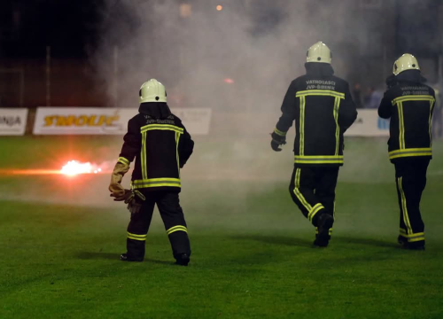 Stigle 'čestitke': Šibeniku kazna 2700 eura, Hajduku 38.000