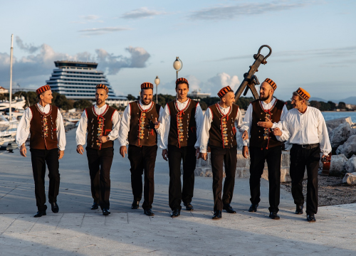 Fotografija 6 - Turistički hit iz Vodica: 'U đir s klapom' dobitnik nagrade 'Simply the Best'