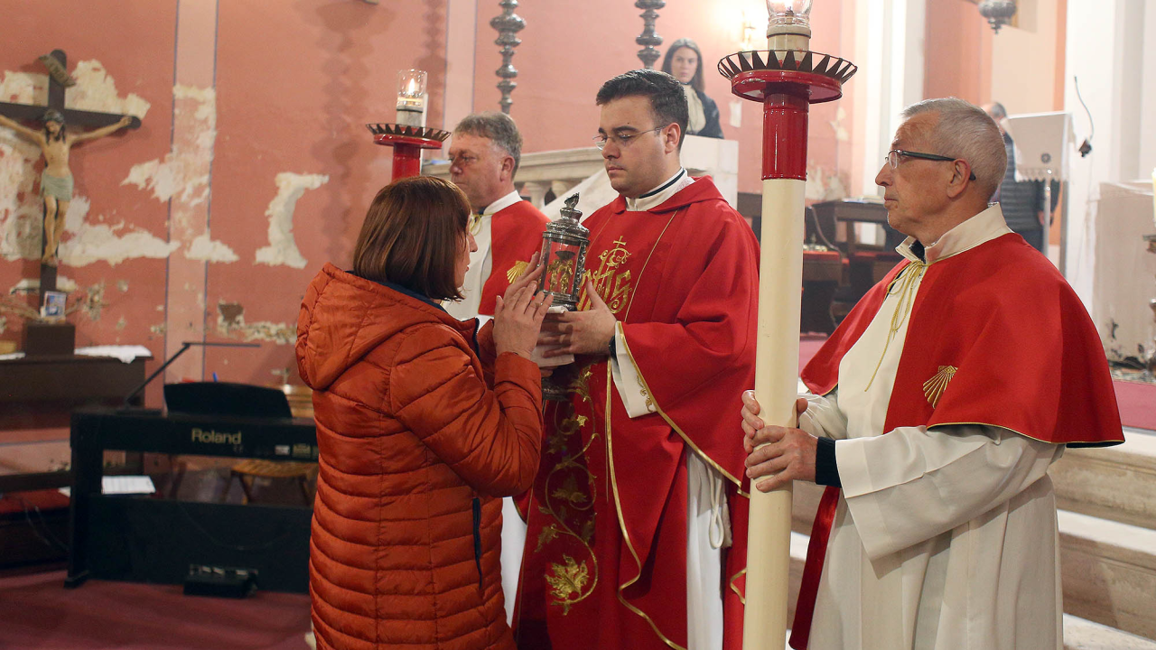 Proslavljena godišnjica krvarenja dolačkog raspela