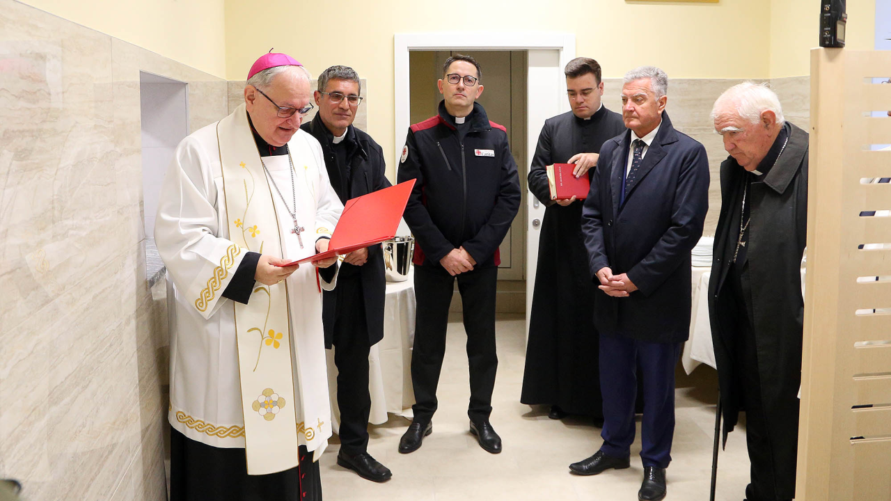 Otvorena i blagoslovljena obnovljena Caritasova pučka kuhinja u Šibeniku