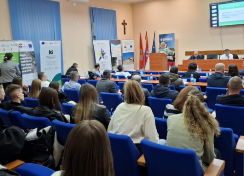 Budućnost u njihovim rukama: Mladi Drniša i Šibenika pokazali kako se ideje pretvaraju u projekte