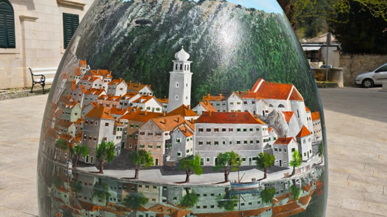 Skradin dobio dvometarsko uskršnje jaje s prepoznatljivim motivima tog kraja