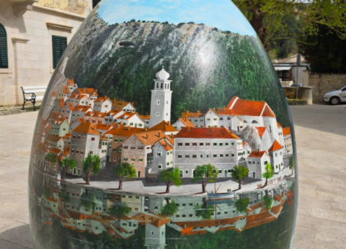 Skradin dobio dvometarsko uskršnje jaje s prepoznatljivim motivima tog kraja