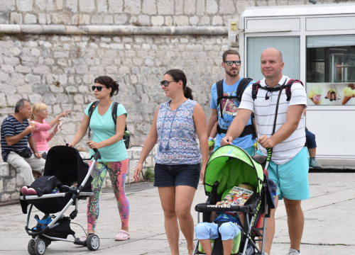 Kreću veće isplate za porodiljni