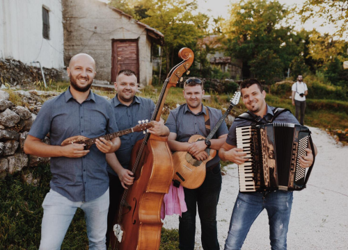 Preduskršnji glazbeni program u Mozartu: Svevremenski hitovi i nezaboravan provod!