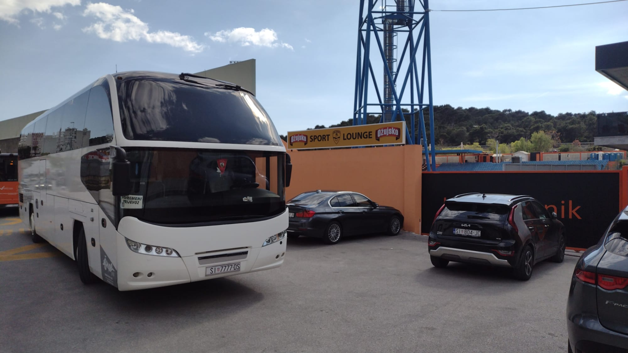 Nogometaši Šibenika još nisu krenuli prema Koprivnici: Uprava nije ispunila preostale obaveze