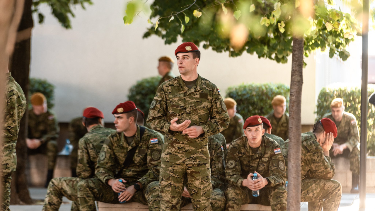 Vlada RH održala novi sastanak o vojnom roku: Bit će dvije opcije za one s prizivom savjesti