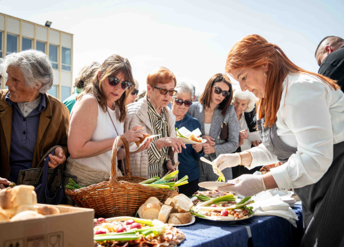 Za Uskršnji doručak u Šibeniku podijeljena fritaja od pet tisuća jaja