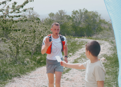 Fotografija 19 - Sto trkača pokorilo Sinjal. Slavili Ante Pešić Golub i Ivana Vrvilo Baučić