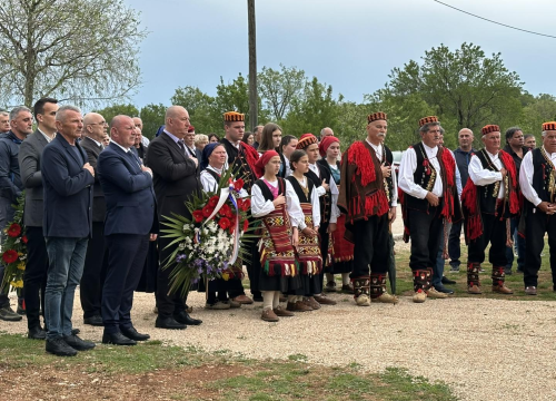 U Mirlović Zagori otkriven spomenik poginulim braniteljima