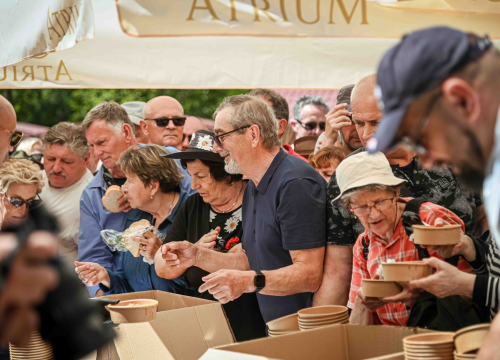 Uz podjelu fažola obilježen Praznik rada: 'Svim dragim posjetiteljima NP Krka željeli smo danas osigurati ručak'