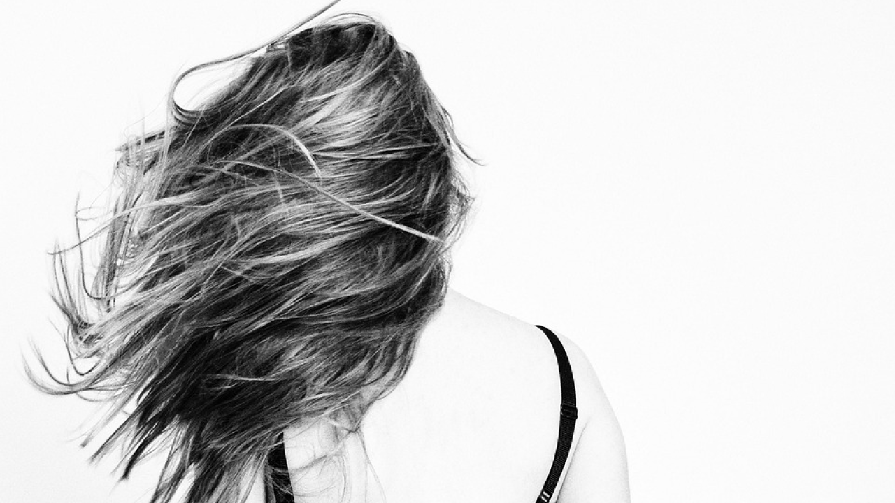 Opada li vam kosa pojačano u proljeće? Evo zašto se to događa