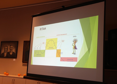 Fotografija 3 - Predavanje farmaceutkinja Sanje Radas i Martine Silov u vodičkoj knjižnici