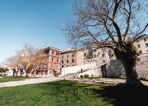 'Neakademski slikar' Oliver Linzbauer u Azimutu će predstaviti seriju portreta 'Lična stvarnost'