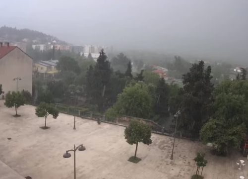 U Drnišu palo 100 litara kiše po metru četvornom