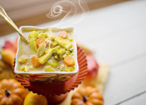 Napravite jednu od ovih mirisnih i hranjivih juha za prevrtljive proljetne dane