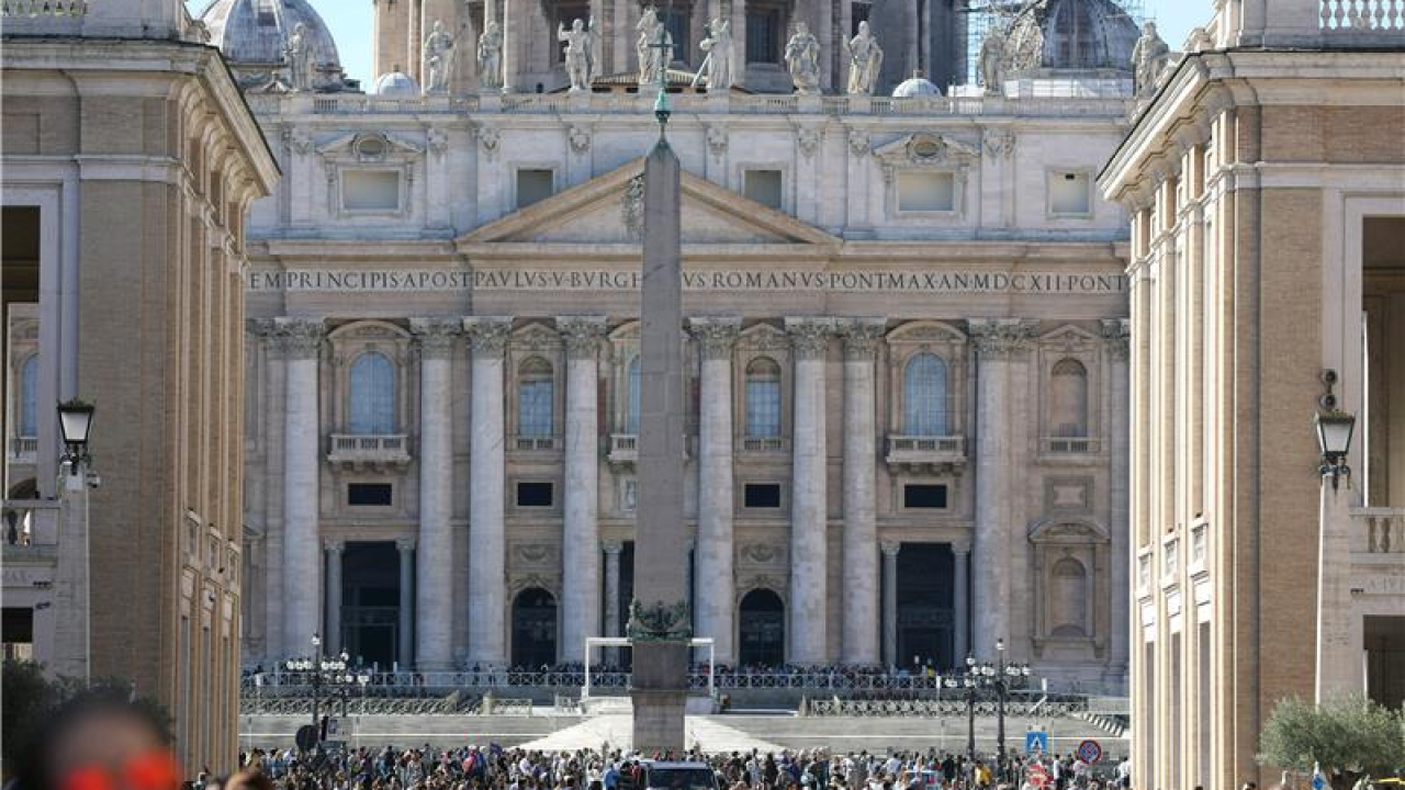 Pred kardinalima je drugi dan konklave i moguća četiri kruga glasanja
