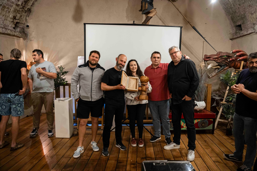 Pub kviz liga u Azimutu zatvorila sezonu: Ekipa Obala propalih omladinaca zasluženo ponijela pehar