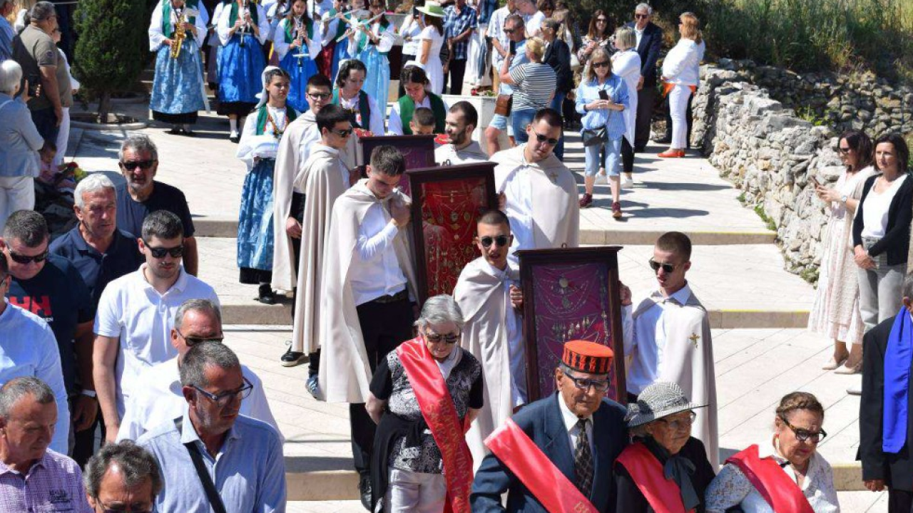 U Primoštenu po 190. put proslavljen blagdan Gospe od Loreta