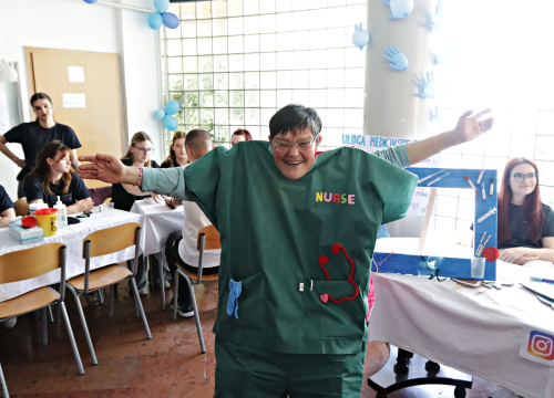 Fotografija 1 - Kamenčići zavirili u svijet šibenske Medicinske škole