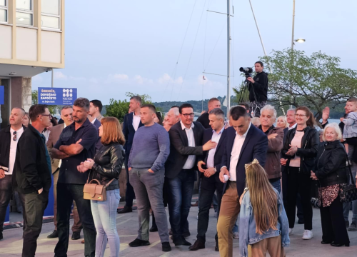 Fotografija 14 - HDZ Šibensko-kninske županije proslavio 35. obljetnicu: Finale slavlja uz šibenski koncert 'Četiri Tenora'