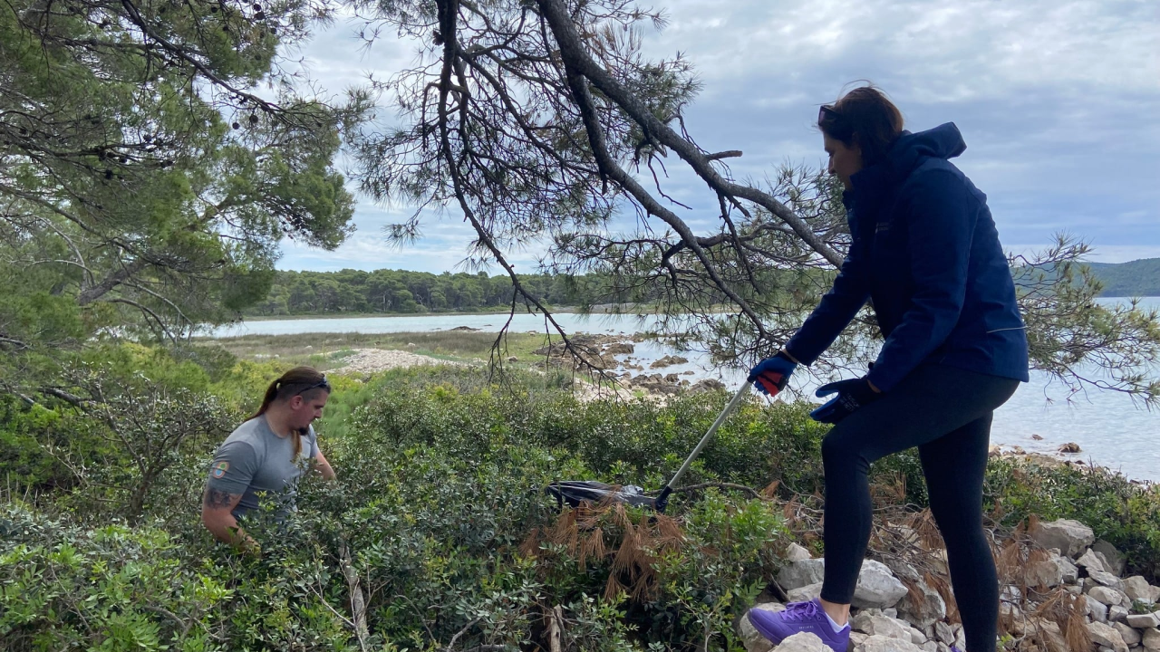 Održana akcija čišćenja obale u Kanalu sv. Ante: Uklonjena značajna količina otpada