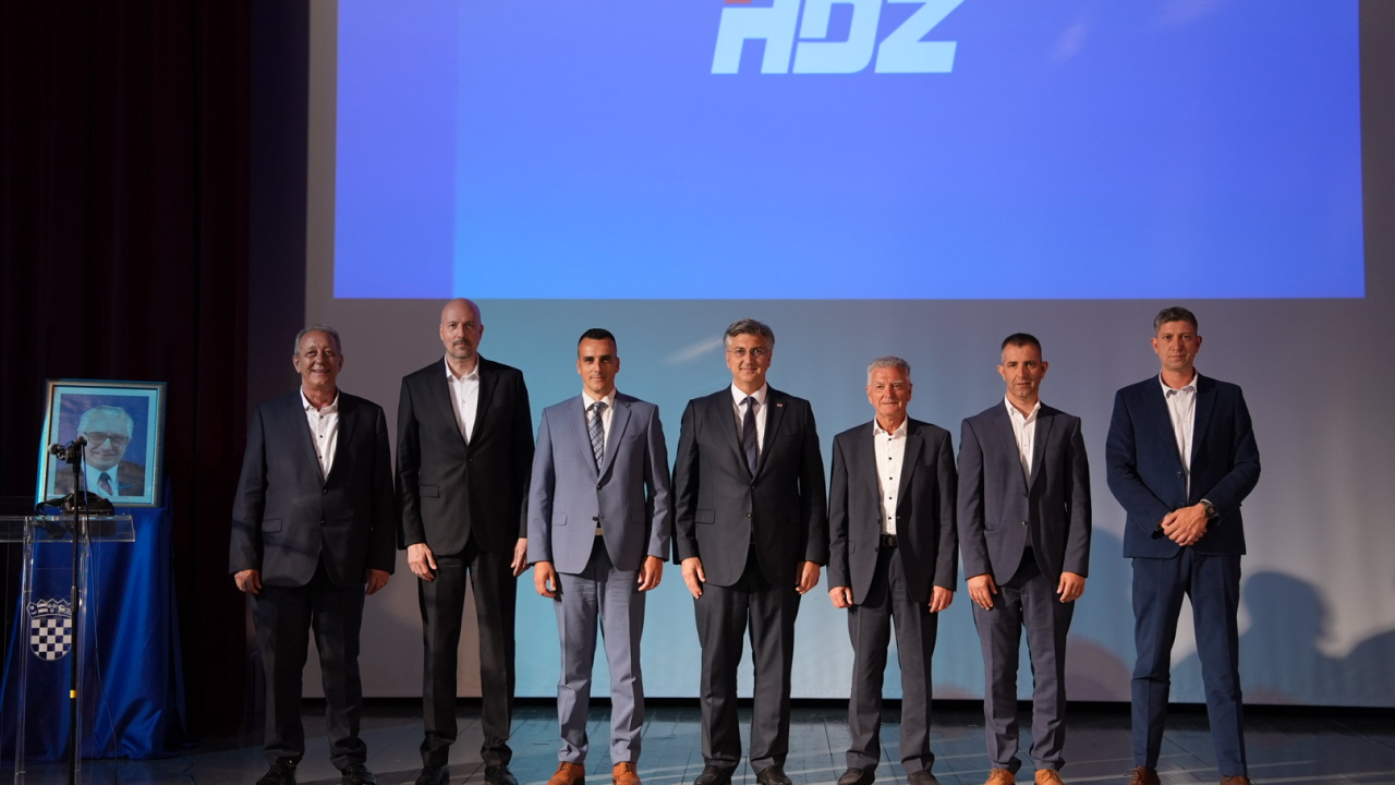 Plenković iz Drniša: 'Vrijeme je da se Šibensko-kninska županija vrati kući i da HDZ vrati povjerenje u svih pet gradova'