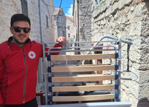 Fotografija 2 - Zahvaljujući Ilijani, mještanima i Crvenom križu korisnik na Prviću dobio medicinski krevet