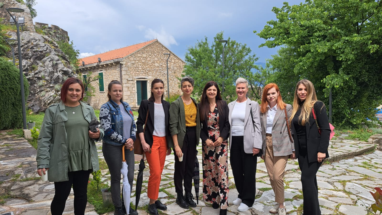 U Kninu održan okrugli stol u organizaciji udruge 'Čarobni svijet'