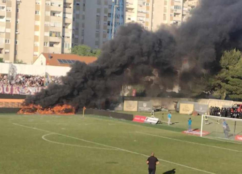 Utakmica na Šubićevcu prekinuta u 85. minuti zbog požara na stadionu