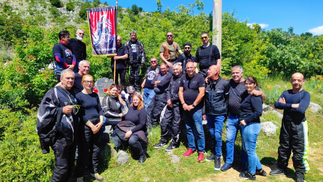 'Da se nikad ne zaboravi': UDVRD Grada Šibenika obilježio 33. godišnjicu bitke za Stolove i odao počast poginulima