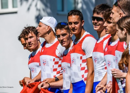 Osmerac juniora s članovima VK Krka drugi u Europi