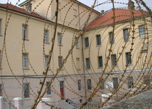 Istražni zatvor od mjesec dana određen četvorici pripadnika navijačke skupine osumnjičenih da su fizički napali navijača drugog kluba