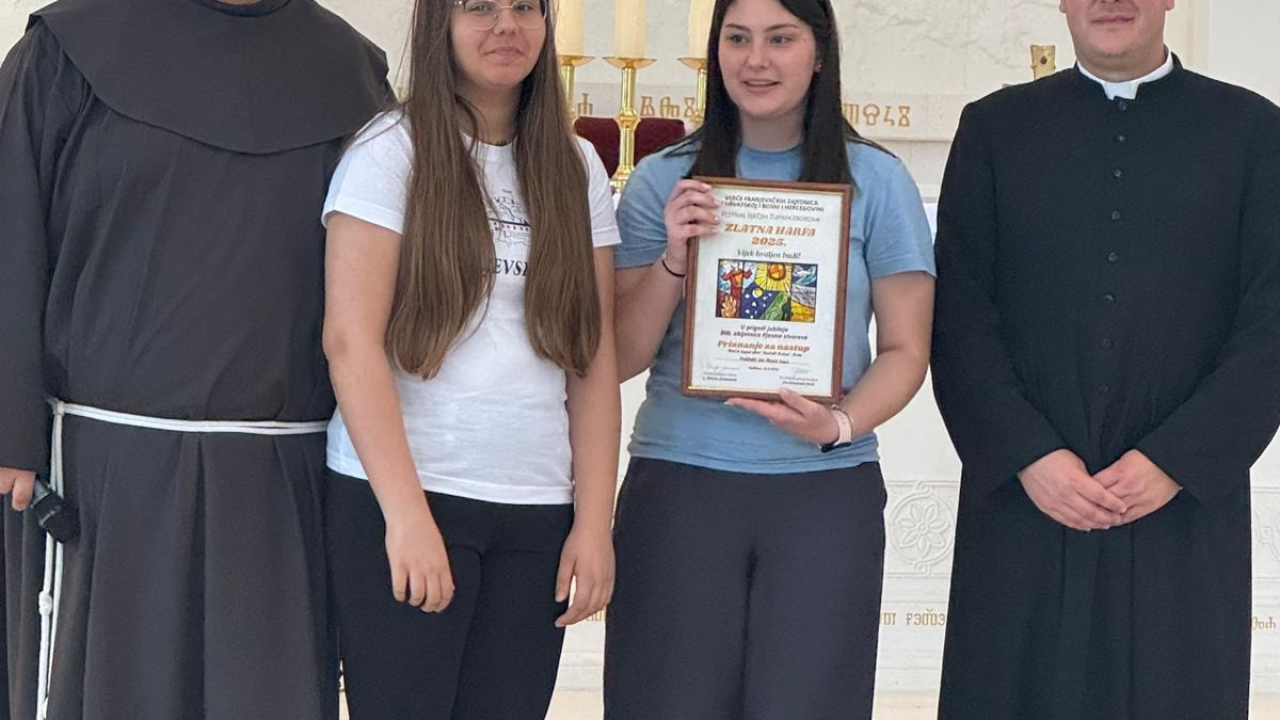 Dječji župni zborovi iz Murtera, Bilica, Knina i Šibenika nastupili na 'Zlatnoj harfi' u Udbini